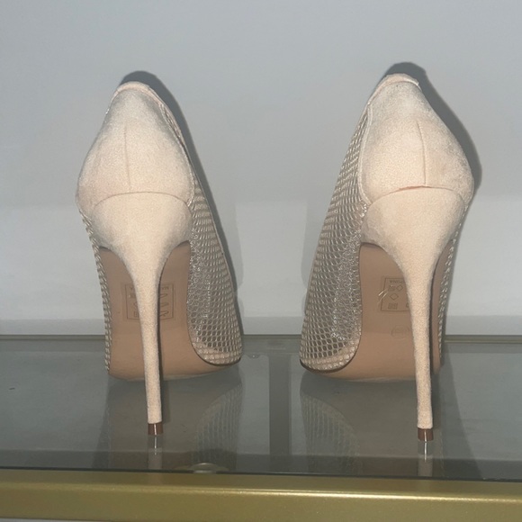 Fishnet Pumps - Picture 8 of 9